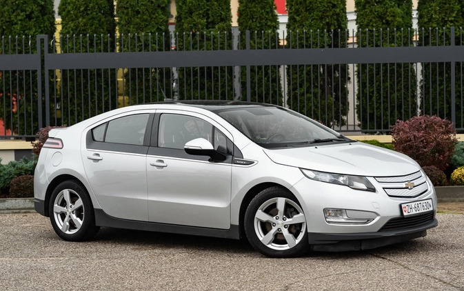 Chevrolet Volt cena 47777 przebieg: 143000, rok produkcji 2014 z Bytów małe 781